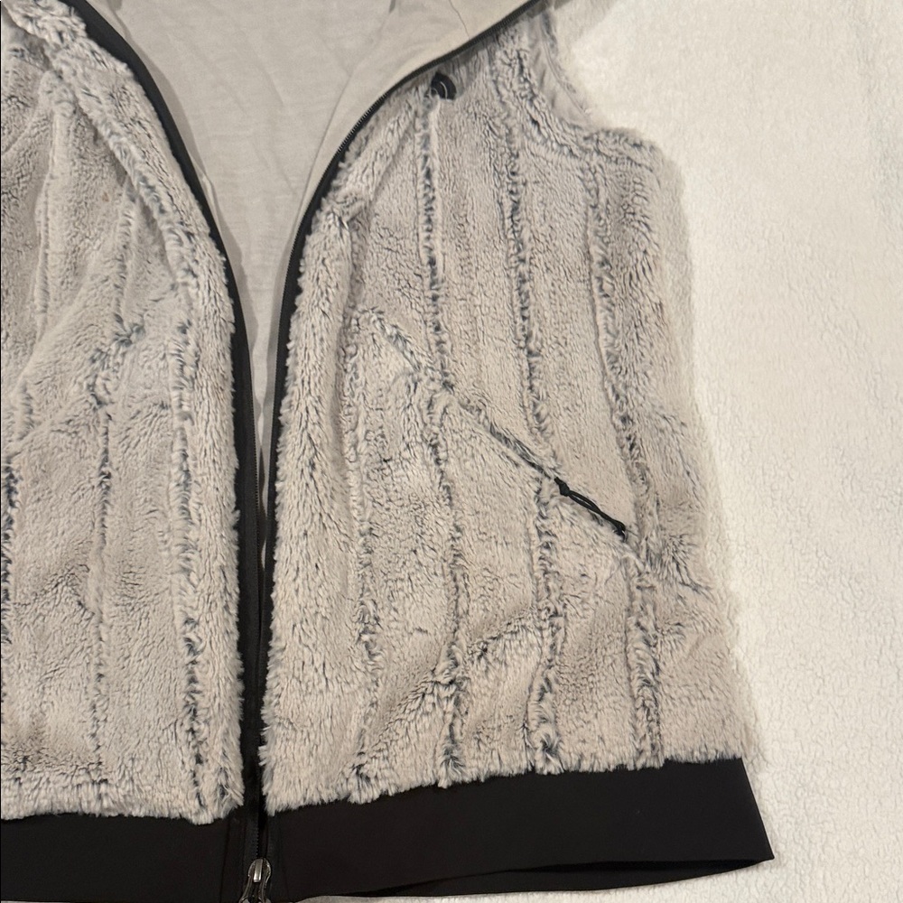 The North Face Light Gray Hooded Fleece Vest - Picture 4 of 5